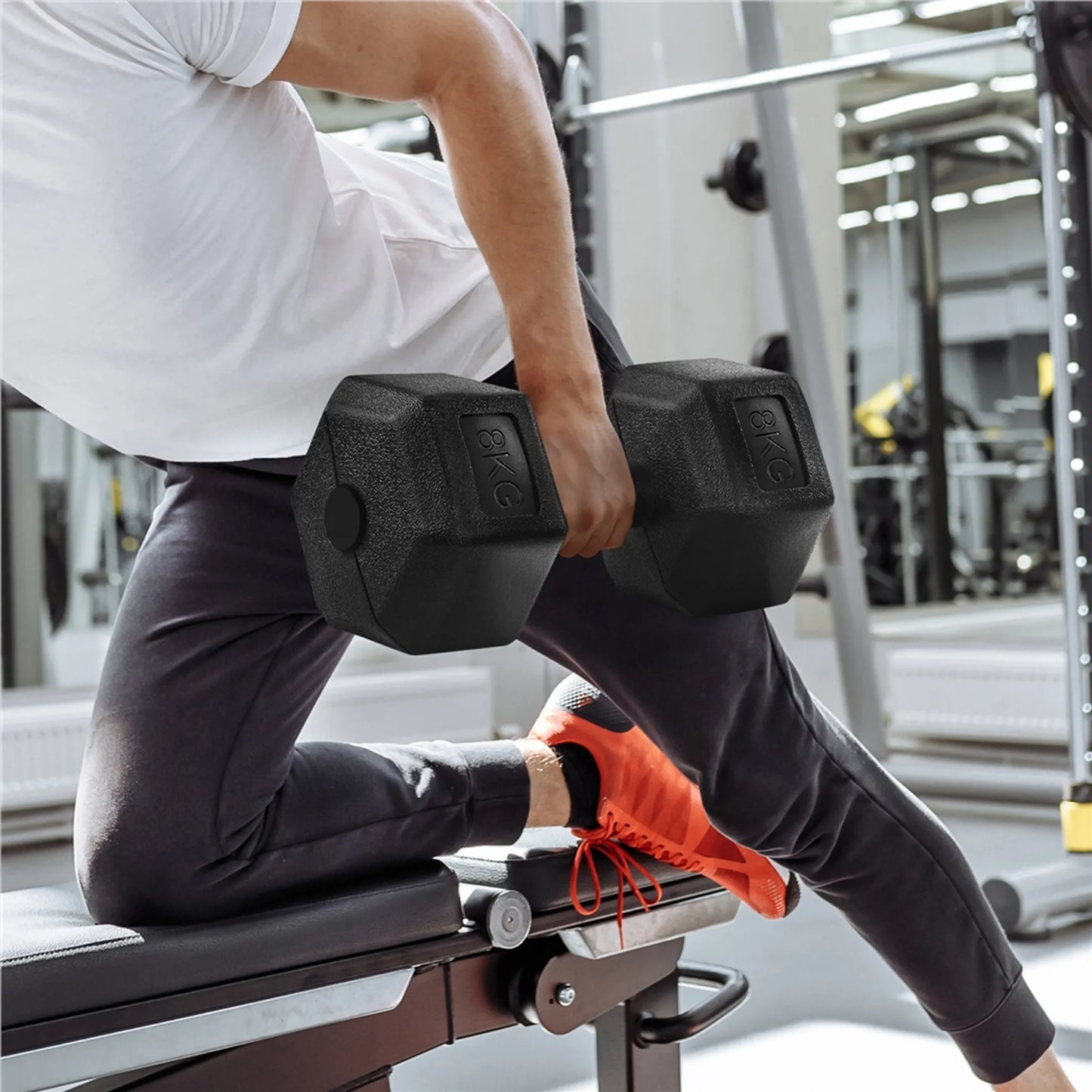 Yaheetech Jeu d'haltères de 2 x 8 kg - 33.5 x 17 x 15 cm - Tête hexagonale, conception antiroulis et revêtement en plastique - Pour la musculation et la gym à domicile - Plastique noir et béton
