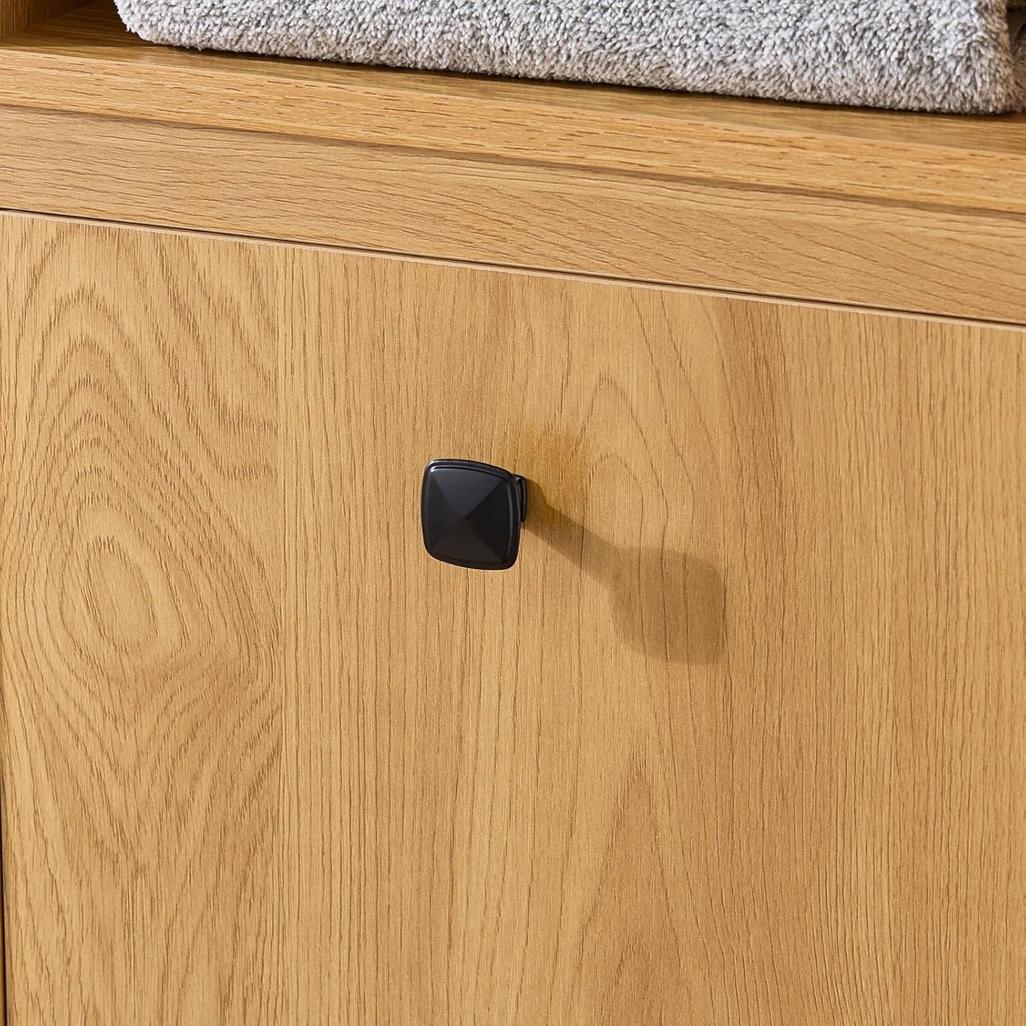 Armoire de salle de bain haute SoBuy avec panier à linge et 3 étagères - Fixation murale - Bois - 40 x 35 x 173 cm