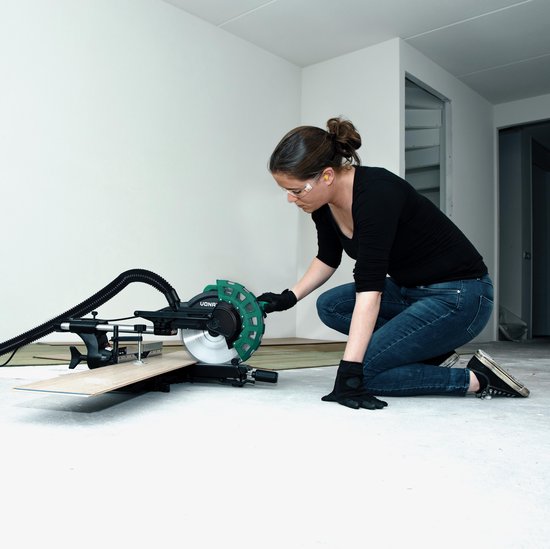 VONROC MS502AC Tronçonneuse - 2200W - 4500 tr/min - Rallonges de table réglables - Vert - 82x48x41 cm