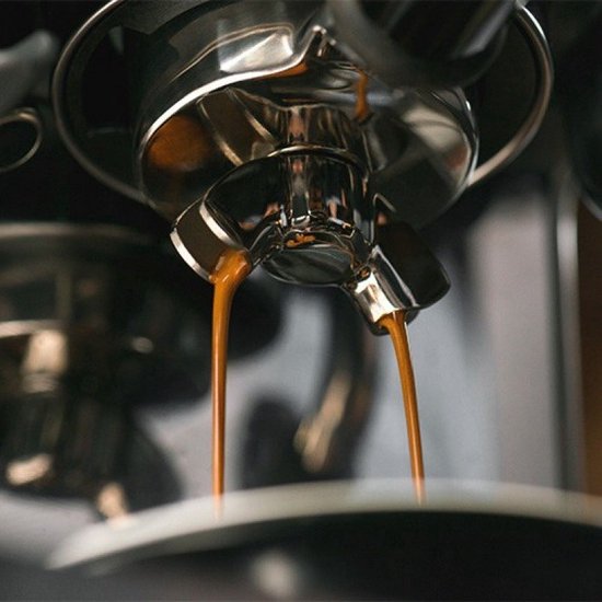 Sage la machine Barista Touch™ Black Truffle Piston noir mat
