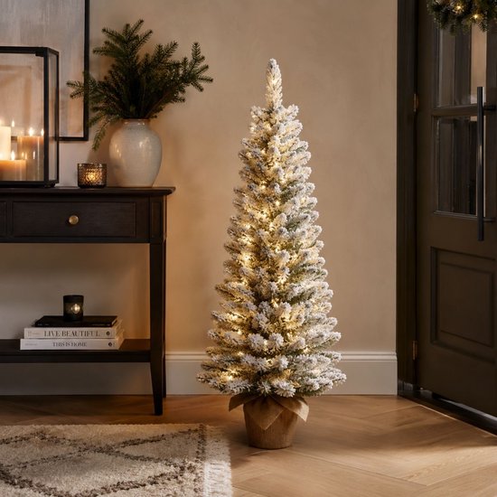 Black Box Trees Gerlos : sapin de Noël artificiel avec éclairage - Sapin artificiel H 120 x P 51 cm - Sapin de Noël artificiel aux branches enneigées - Décoration de Noël d'intérieur - 166 branches - Vert