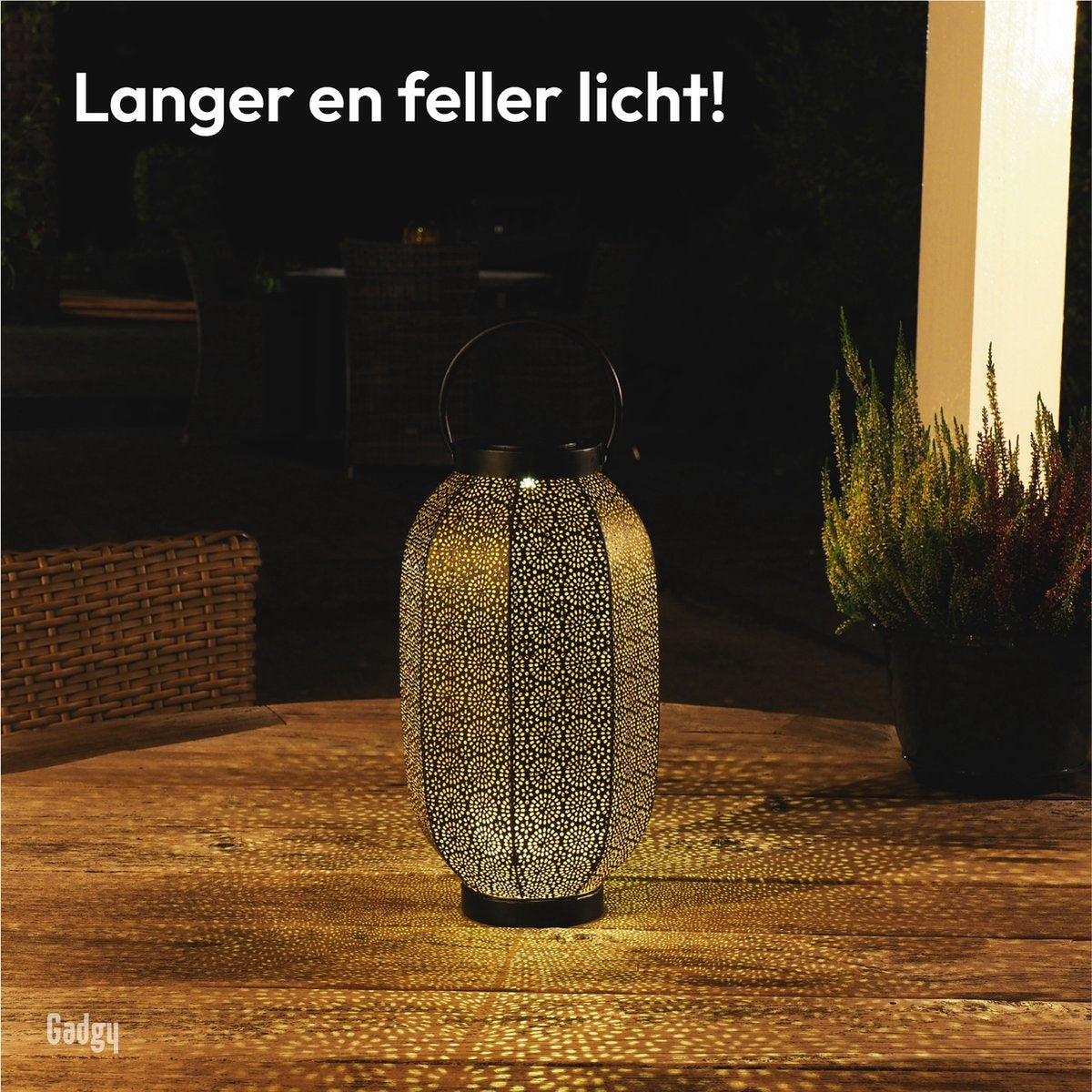 Gadgy Solar Lantaarn Bloem Groot - Solar tuinverlichting op zonneenergie - Led buitenverlichting met dag/nacht sensor - Tafellamp - Tuinlantaarn - Metaal - 36 x Ø20 cm - zwart / goud
