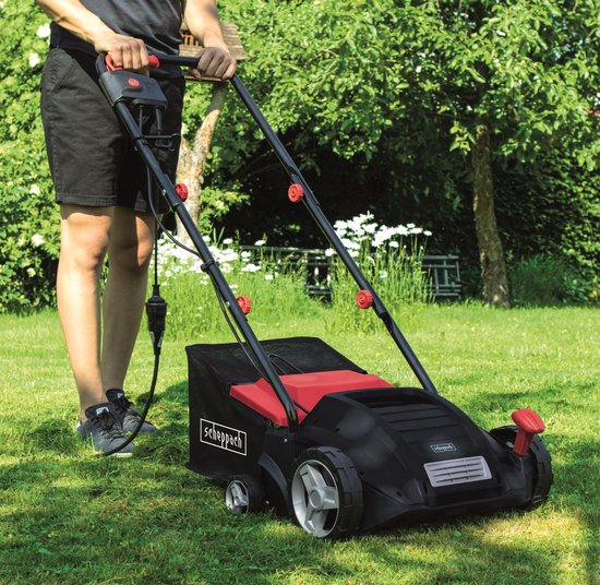 Scarificateur et aérateur électrique Scheppach SC32 - 1 500 W - largeur de travail de 32 cm et profondeur de travail jusqu'à 12 mm - pour les pelouses jusqu'à 500 m²