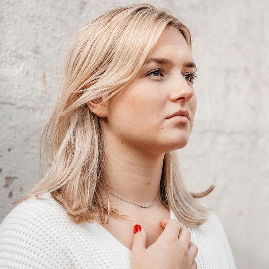 Yolora Dames Ketting met Kalpa Camaka Kristallen - Zilverkleurig - 18K Witgoud Verguld - Vrouwen Collier Zilver - Sieraden - Halsketting - Luxe Giftbox - Geschenkdoos - Cadeau doos - Exclusieve Geschenkverpakking - Mooie Cadeauverpakking