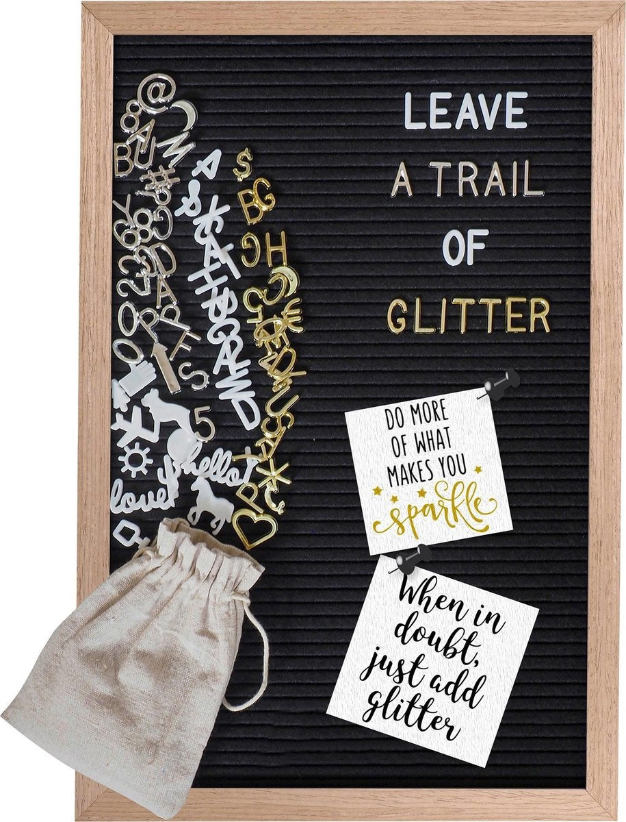 Gadgy Letterbord Zwart Vilt - Houten lijst 30x45cm - Inclusief 570 Kleuren Letters en 100 Icoontjes - Wanddecoratie Woonkamer - Leuk Cadeau - Verjaardagscadeau