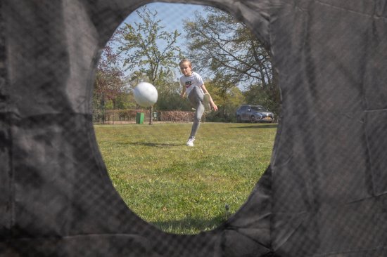 VirtuFit Football Goal Pro avec mur de but - But de football - 220 x 170 x 85 cm - Mur de but avec 2 zones ouvertes - Jouets d'extérieur pour enfants - Pliable - Buts - Montage rapide - Stockage facile