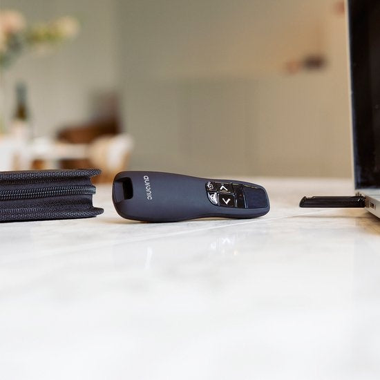 Auronic Presenter - Sans fil - Pointeur laser - Clicker de présentation - 20 mètres - avec étui - noir