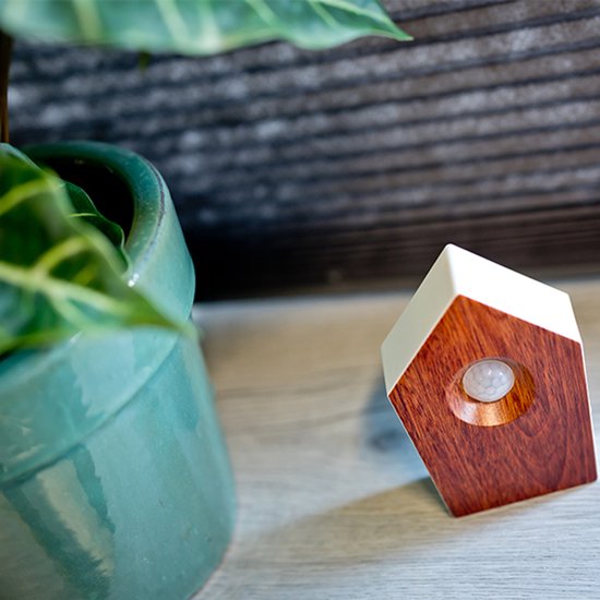Nexxt Bird Sound House with Sensor for Toilet - Volume réglable - WC - Détecteur de mouvement - 8.6 x 3.5 x 12.5 cm - 90 g - Placard - Boîte à oiseaux - Dark Brown