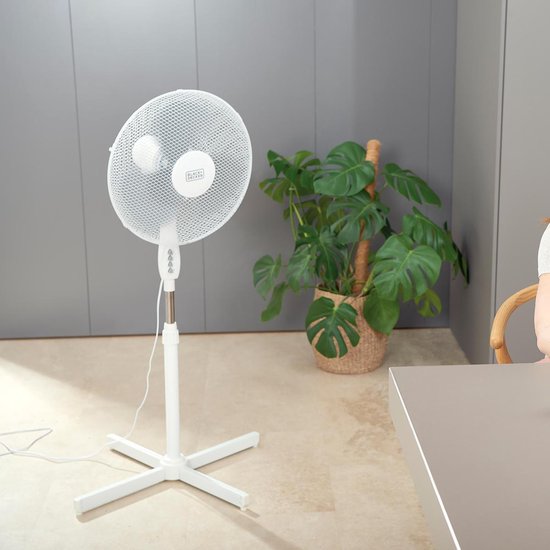 BLACK+DECKER Ventilateur de sol BXEFP40E - Oscillant - 3 vitesses de vent - Blanc