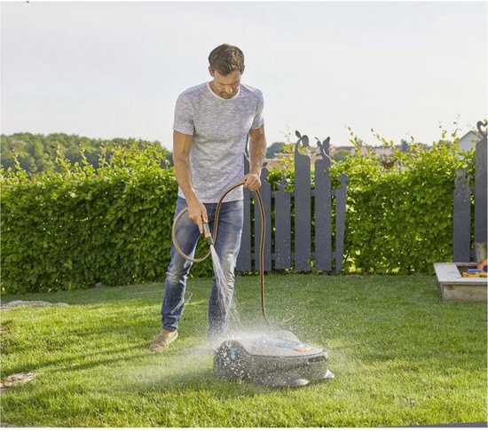 Tondeuse robot Gardena Sileno Life 750 - contrôle via Bluetooth - pour pelouses jusqu'à 750m².
