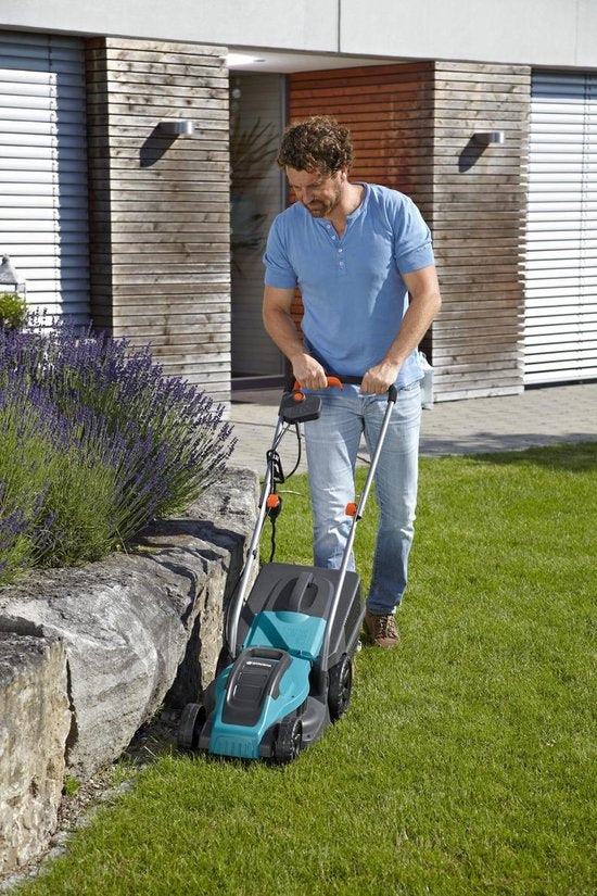 Tondeuse à gazon GARDENA Powermax 32 - Largeur de coupe 32 cm - Pelouses jusqu'à 200 m²