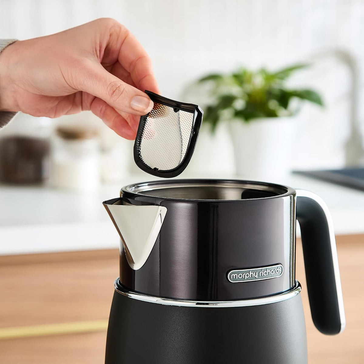 Bouilloire Morphy Richards Signature Opulent 1,5 L - Rapid Boil 3 000 W - Acier inoxydable noir transparent - 23,7 x 16,7 x 26,8 cm