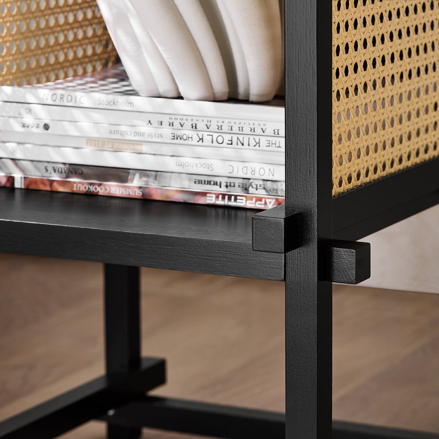 SoBuy table d'appoint HFBT03-SCH - 40×40×60 cm - noir-jaune - châssis en bambou & compartiment de rangement ouvert