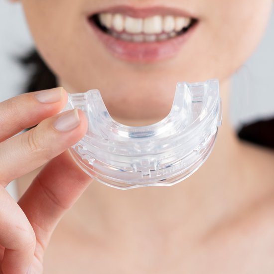 Airmaster Anti Snore Brace - Ajustable - Produits pour le sommeil - Écartement nasal - Protecteur de dentier - Ronflement - Bit - Transparent sans BPA
