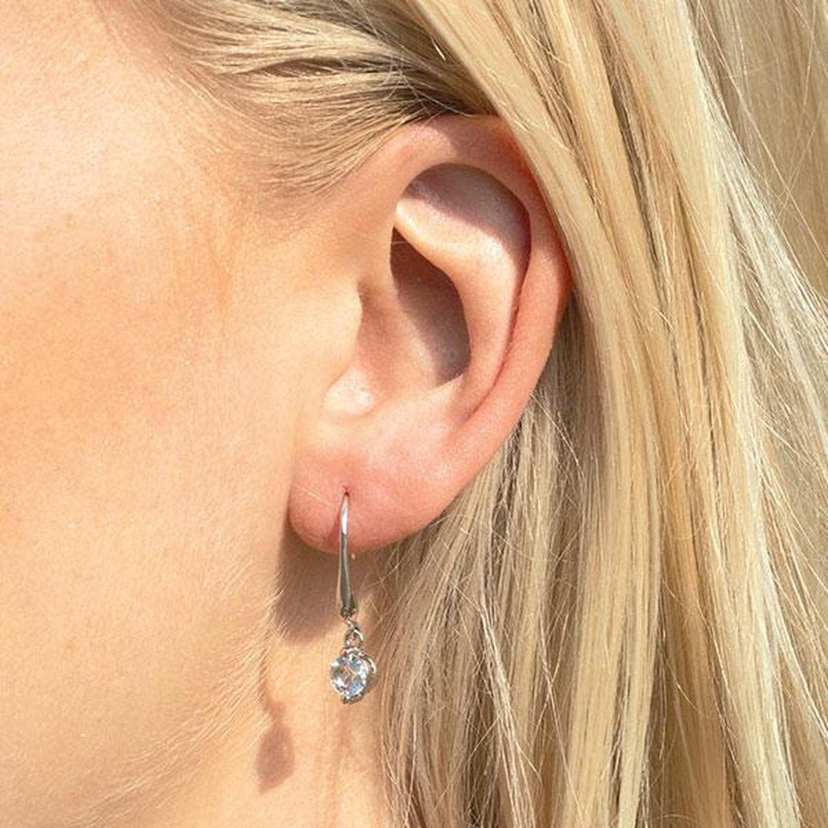 Yolora Boucles d'oreilles pour femmes avec cristaux Kalpa Camaka - Argent - Plaqué or blanc 18 carats - Boucles d'oreilles pour femmes en argent - Bijoux - Coffret de luxe - Coffret cadeau - Emballage cadeau exclusif - Bel emballage cadeau