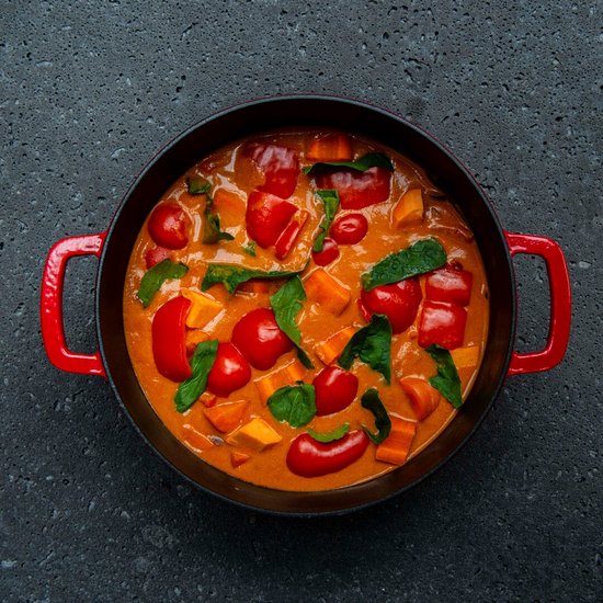 Casserole en fonte Combekk Ø 28 cm - 100 % recyclée - Sans PFAS - Compatible avec l'induction - 5,3 L - Rouge