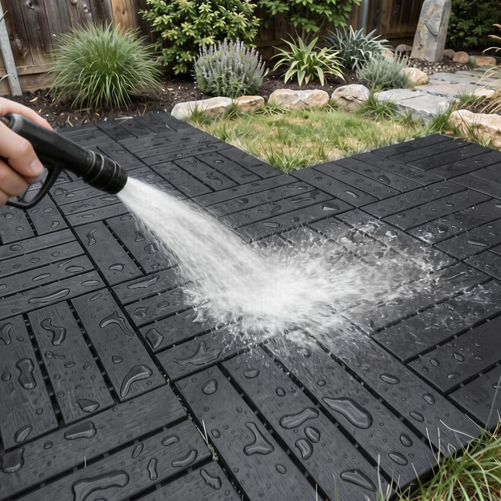 Dalles de sol en plastique SoBuy noires - Système d'emboîtement - Antidérapantes, aspect bois - Capacité de charge : 113 kg