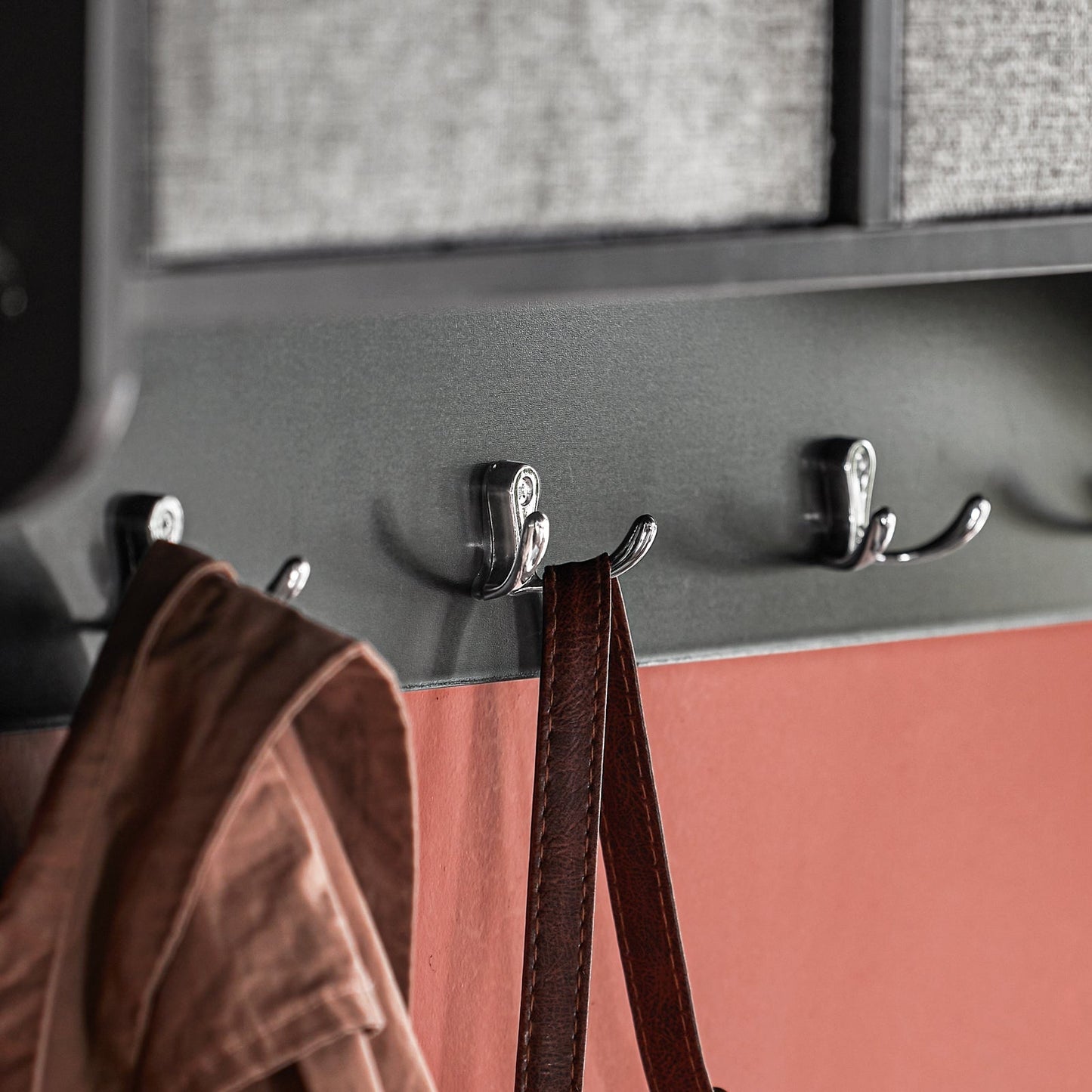 SoBuy Porte-manteaux avec support de rangement - 3 paniers 5 crochets - Noir