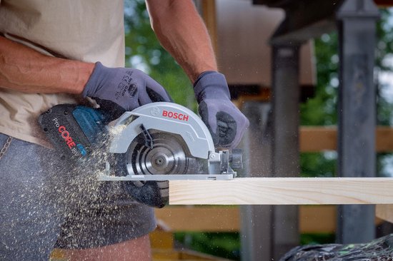 Bosch Professional GKS 18V-57 G - Batterie et chargeur non fournis, 1 lame Standard pour bois de 165 mm, adaptateur d'aspiration, clé Allen, guide parallèle