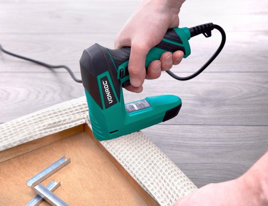 VONROC Electric Tacker - Set complet incluant 900 agrafes et 300 clous - fréquence de tir : 30/min
