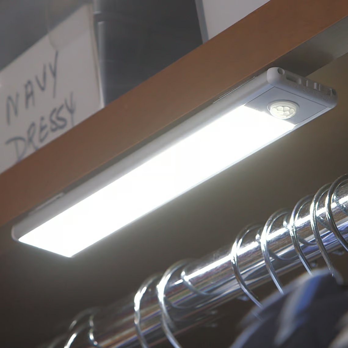 Bande lumineuse LED HandyLUX Slim Bright - Fixation magnétique - Détecteur de mouvement - Fonctionnement sans fil - Lumière ultra-brillante