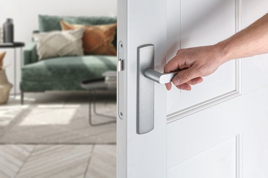 AXA Inner door hardware set (Curve click) Aluminium poli : Levier (modèle Curve) sur bouclier et serrure avec têtière blanche