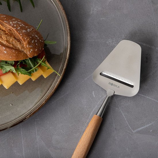 Boska Cheese Slicer Amigo - Trancheur pour fromages affinés et matures - antiadhésif - ergonomique - acier inoxydable et bois de hêtre