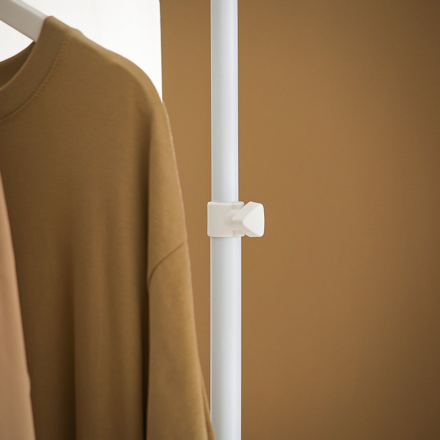 SoBuy KLS14-WN Portoir à linge télescopique blanc, 1 tringle, 3 étagères, fourche à linge, 97x24x193-262 cm