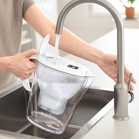 Carafe filtrante BRITA Marella Cool - 2,4 L, blanche - Avec 3 cartouches filtrantes MAXTRA PRO Pure Performance - Lot économique