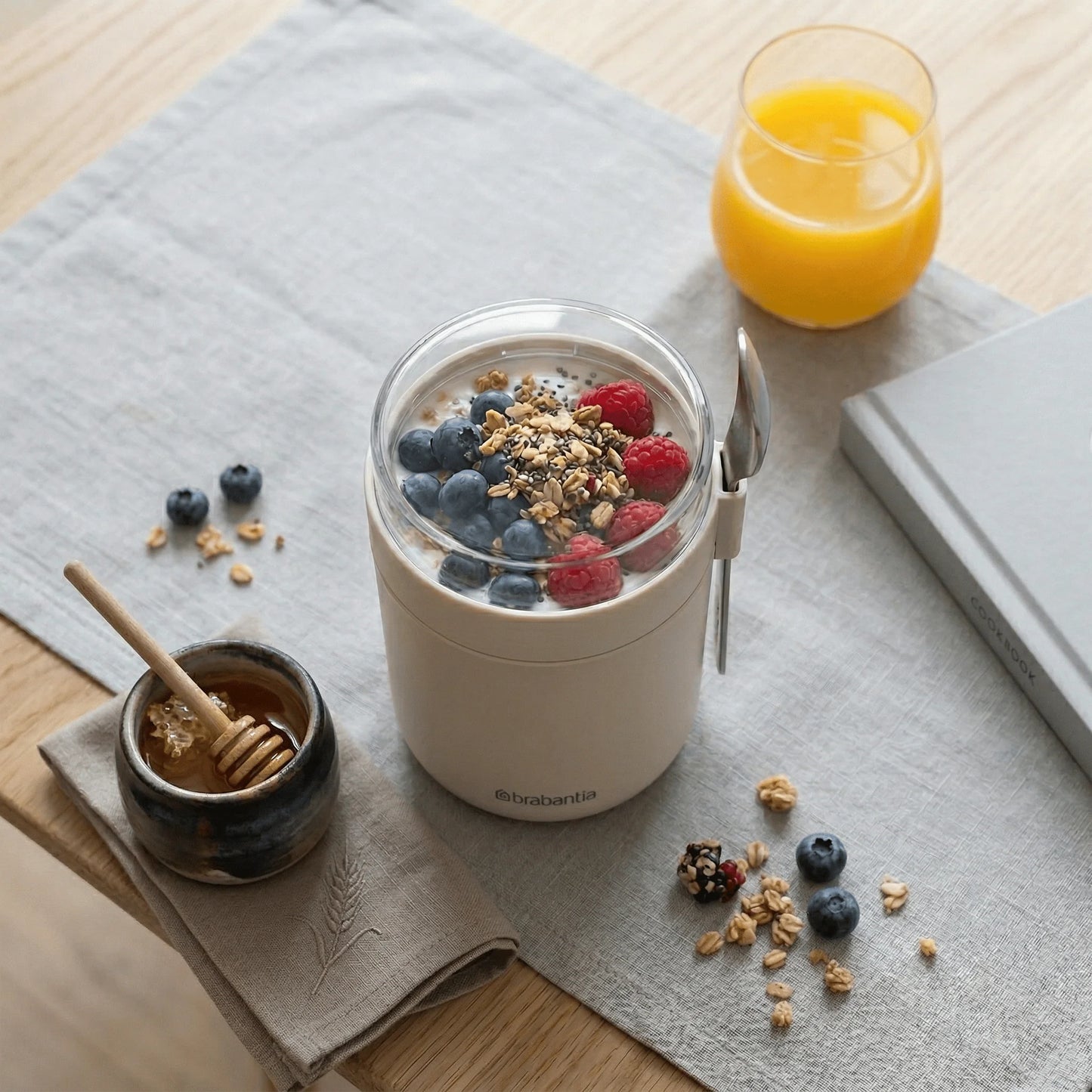 Bol alimentaire Brabantia 500 ml avec cuillère, étanche, beige clair