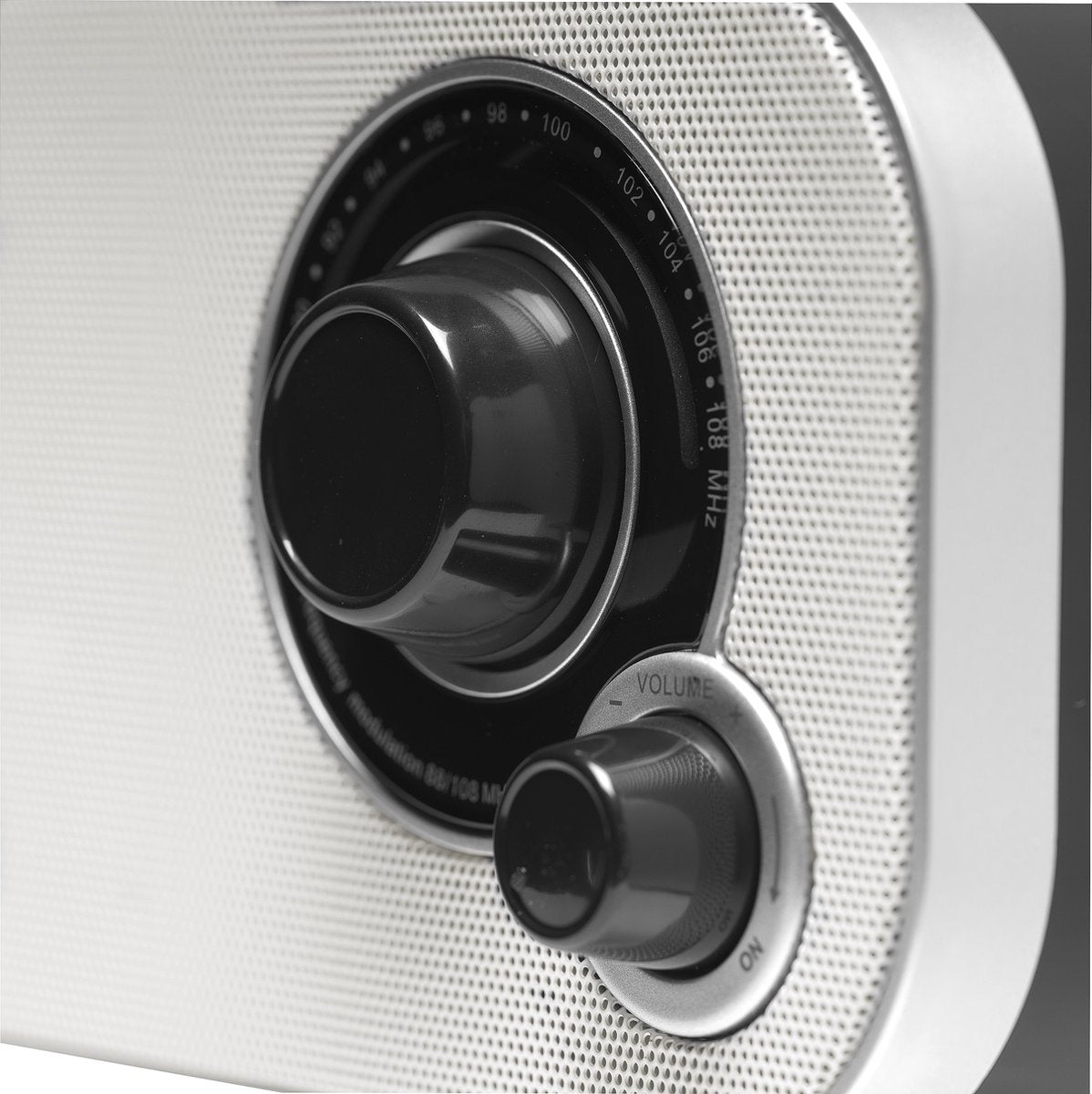 Denver FM Radio Retro - Fonctionne sur batterie ou sur secteur - Radio de cuisine - Radio portable - TR51 - Blanc