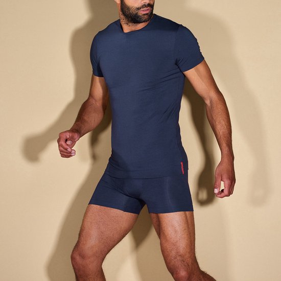 T-shirt Undiemeister pour homme - T-shirt slim fit - Anti-transpirant - Storm Cloud (bleu foncé) - Tencel - Doux comme de la soie - Respirant - Antibactérien - Manches courtes - Col rond - Taille M