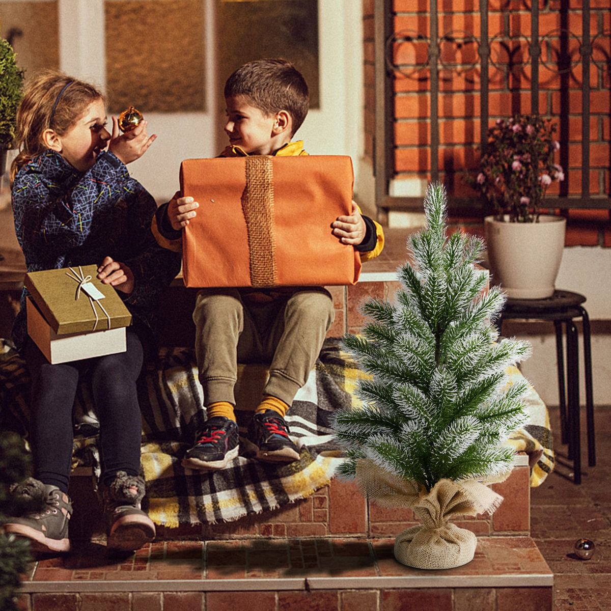 Coast Mini Arbre de Noël Artificiel - Table Top avec pied en ciment - Toile de lin - 50 cm - Vert avec blanc