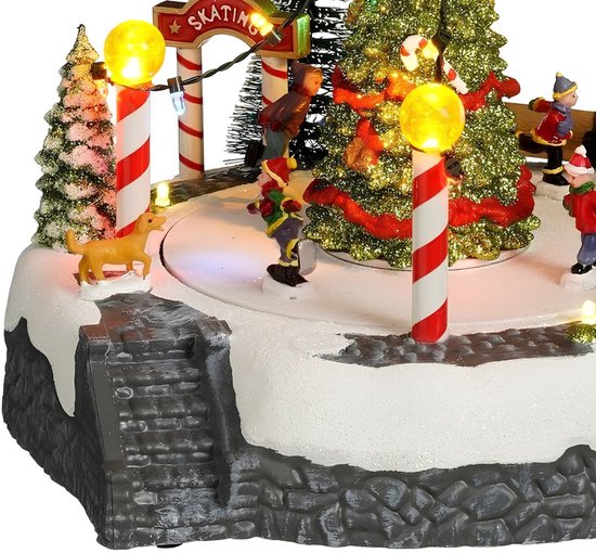 Luville Village de Noël avec scène de sapin et patinoire - Décoration de Noël avec figurines animées et éclairage LED - Guirlande à piles - Guirlandes de Noël d'intérieur - 22 x 22 x 18,5 cm - Blanc