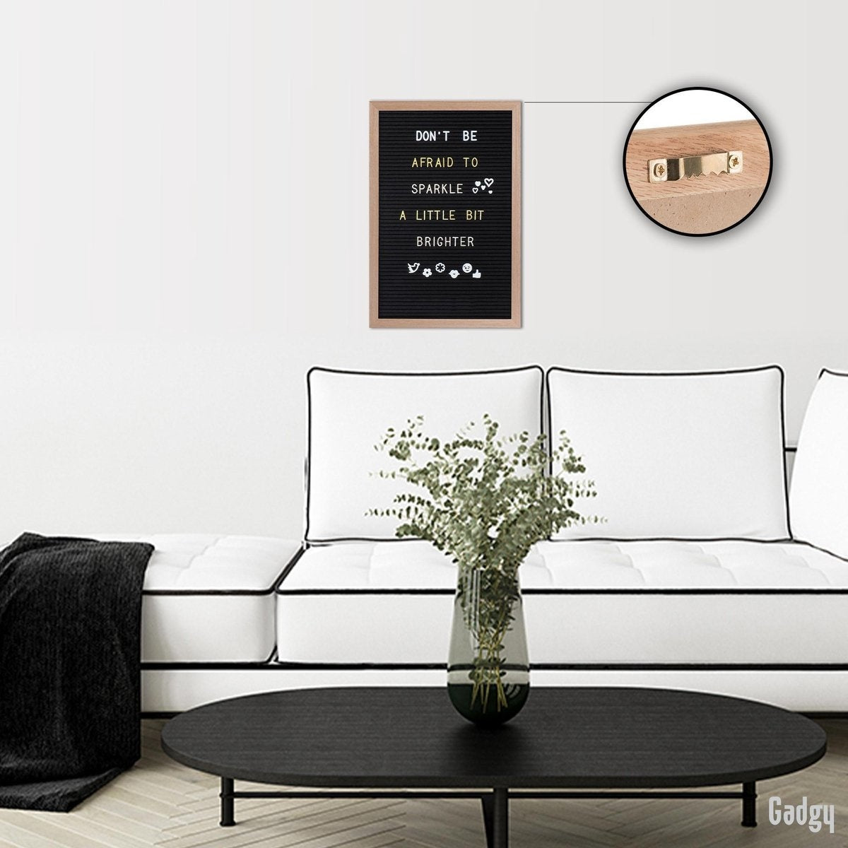 Gadgy Letterbord Zwart Vilt - Houten lijst 30x45cm - Inclusief 570 Kleuren Letters en 100 Icoontjes - Wanddecoratie Woonkamer - Leuk Cadeau - Verjaardagscadeau