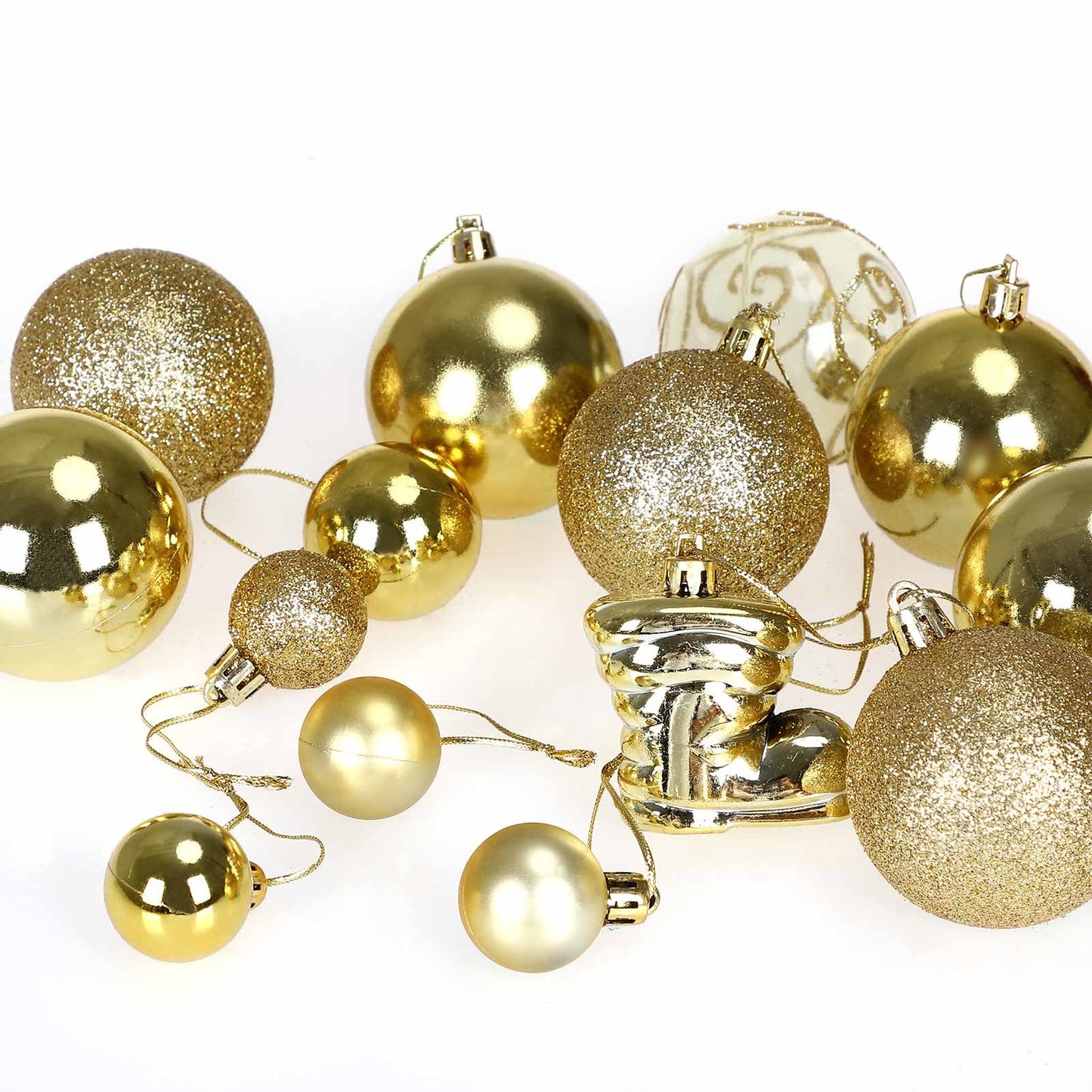 Boules de Noël Casaria or 102 pièces.