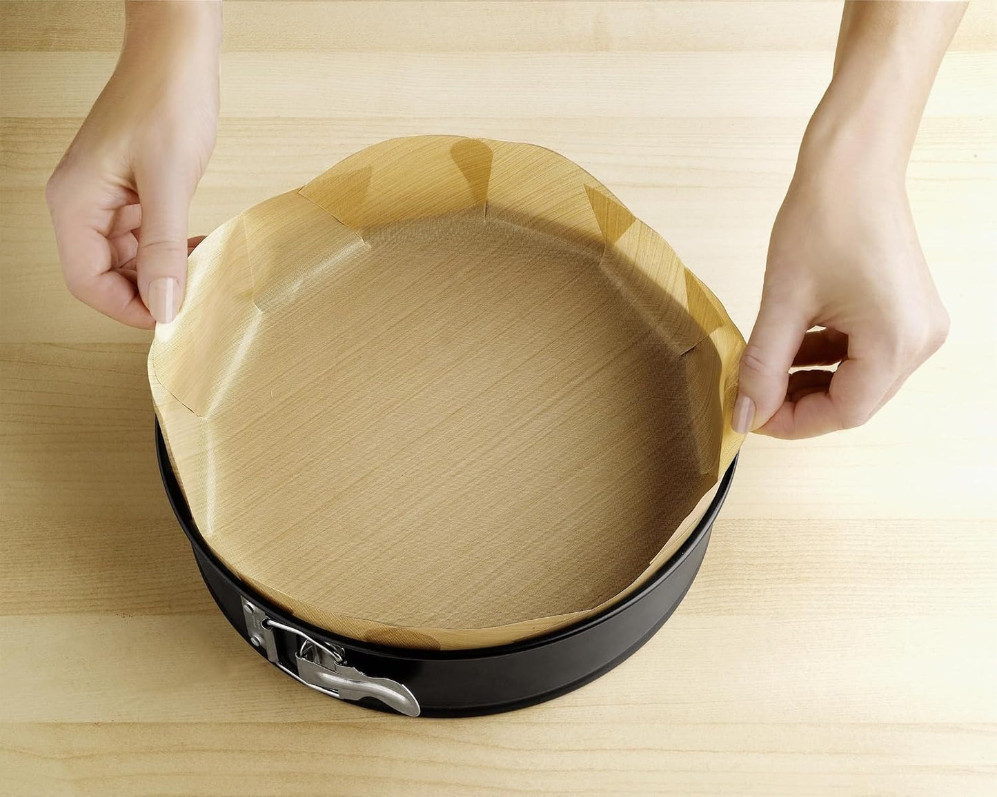 Papier d'aluminium réutilisable antiadhésif WENKO - 40 x 35 cm - Jusqu'à Ø 26 cm - Résistant à la chaleur jusqu'à 260 °C