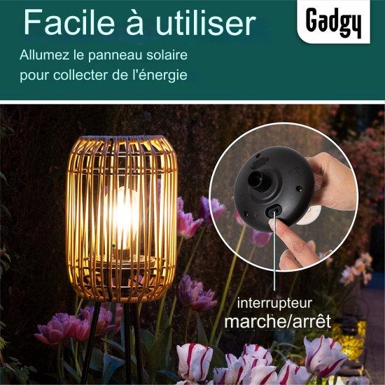 Gadgy Lampe de jardin solaire Lampe de sol Terrasse - Lampe d'extérieur à énergie solaire Balcon et jardin - à trépied Led extérieur avec connexion USB - Lanterne d'éclairage extérieur  - Rotin
