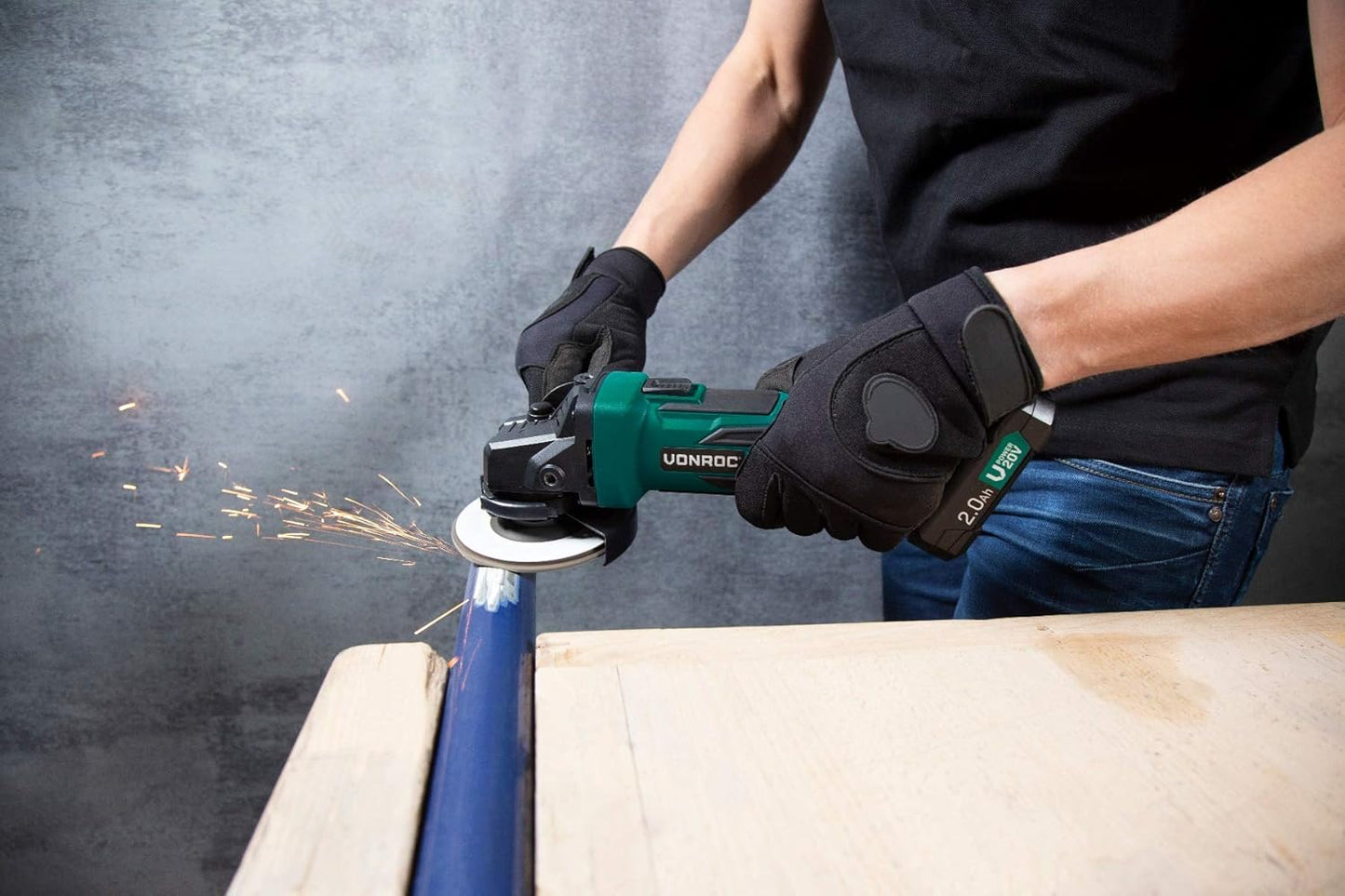 VONROC Accu Angle Grinder 115mm, VPower 20V (sans batterie ni chargeur) - Poignée latérale et sac de rangement inclus - Vert/Noir