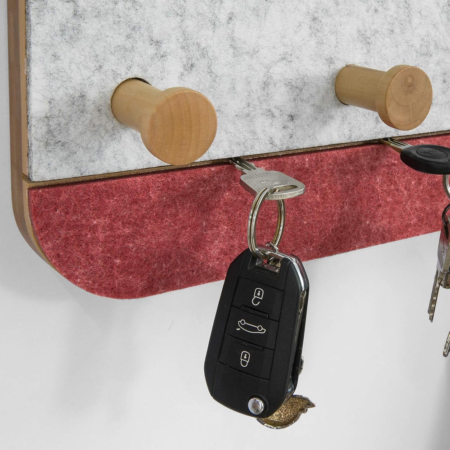 Porte-manteau mural SoBuy FHK16-R – 5 crochets – Bambou et feutre – 55 x 3 x 19 cm – Rouge