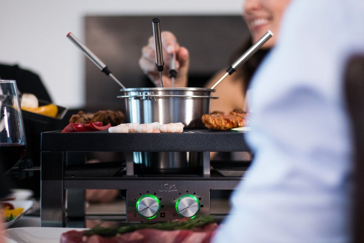 Grill multifonction Solis 796, 3 en 1 Fondue, Raclette et Pierrade, 8 personnes, Argent/Noir