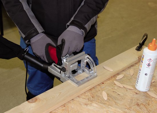 Fraiseuse à lamelles Einhell TC-BJ 900 - 860 W - 11 000 tr/min - Ø 100 x 22 x 3,8 mm - Max. Profondeur de fraisage : 14 mm - Réglages d'angle : 0°-90° - Sac à poussière inclus