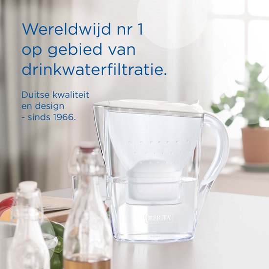 Carafe filtrante BRITA Marella Cool - 2,4 L - Blanche - avec 1 cartouche filtrante MAXTRA PRO Pure Performance incluse – Tient dans le réfrigérateur - Filtre l'eau potable pour éliminer le calcaire, le chlore, les PFAS, les herbicides, les pesticides et b