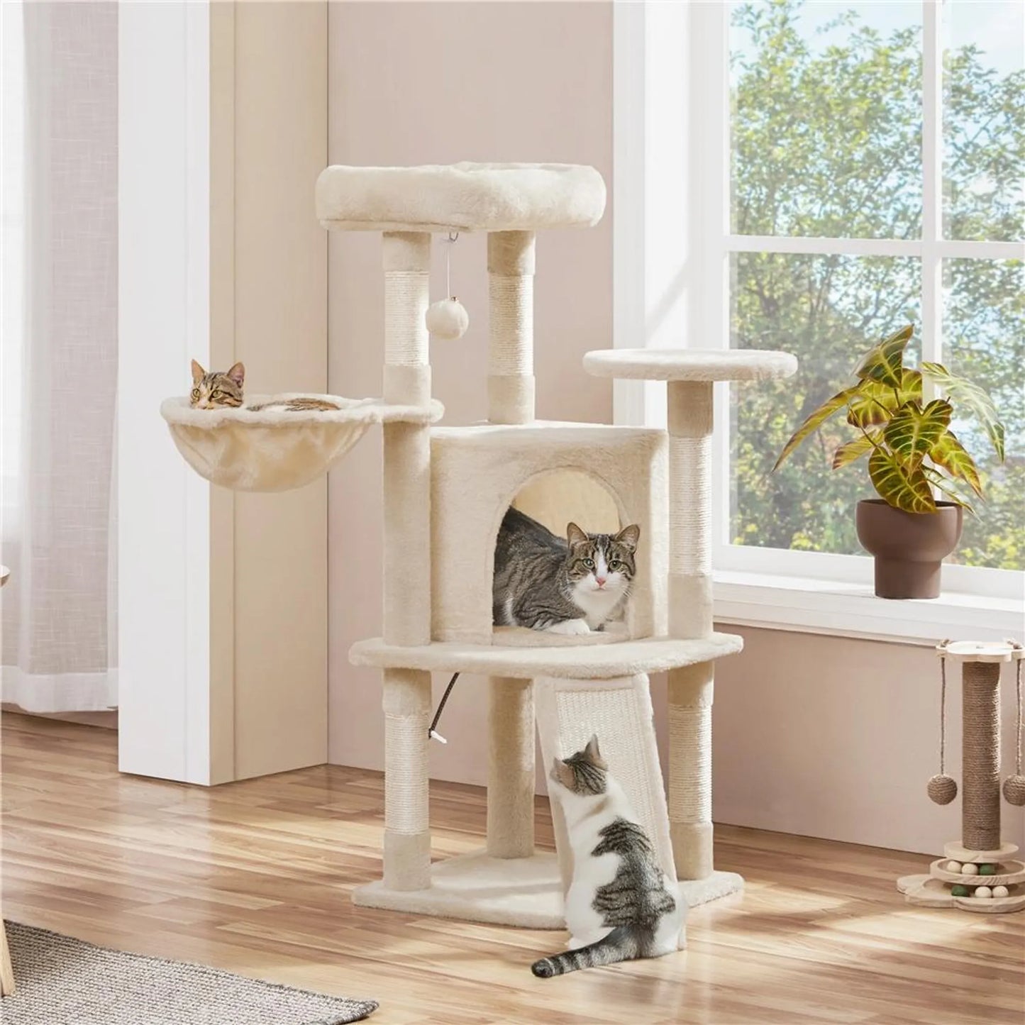 Yaheetech Griffoir moyen - 43,5 x 43,5 x 106 cm - avec plateforme d'observation généreuse, hamac et panier à chat avec 5 tiges en sisal - pour chatons et chats de taille moyenne - peluche beige et panneau d'aggloméré