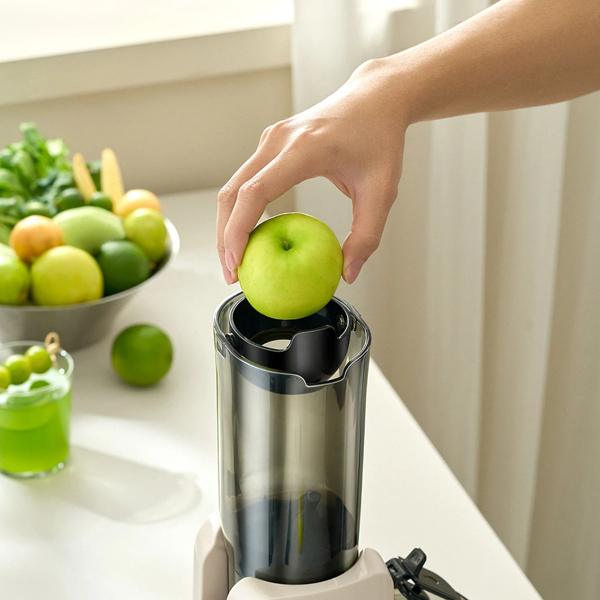 Extracteur de jus Bear Slowjuicer avec ouverture de 80 mm - Extraire le jus sans couper les fruits