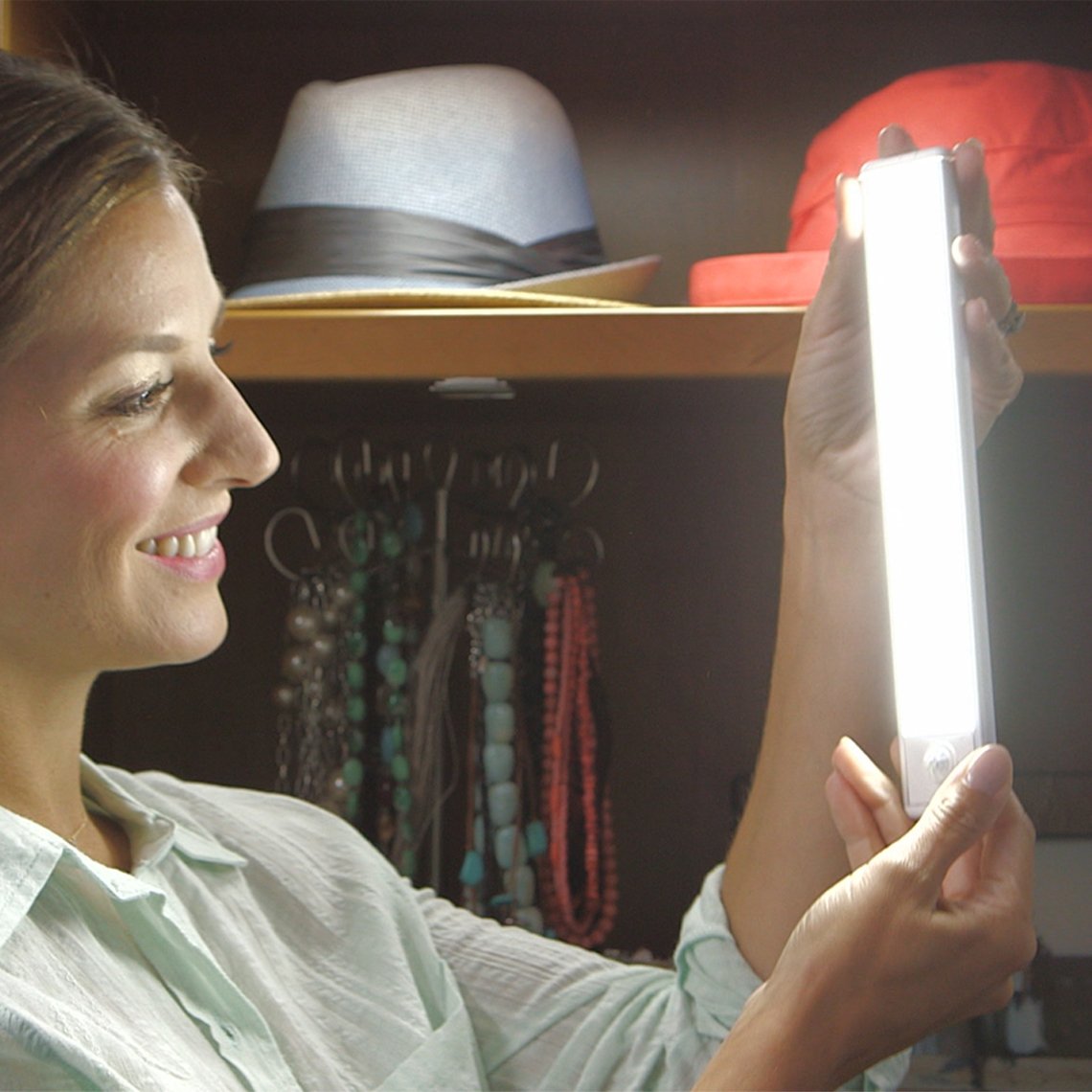 Bande lumineuse LED HandyLUX Slim Bright - Fixation magnétique - Détecteur de mouvement - Fonctionnement sans fil - Lumière ultra-brillante