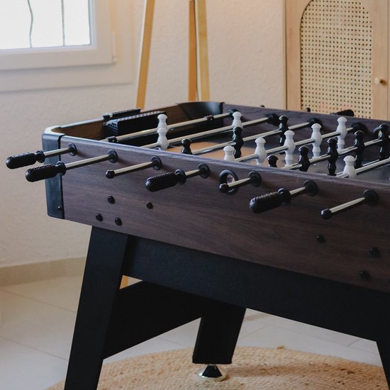 Table de baby-foot Cougar Striker – Marron foncé/Noir – Table de baby-foot haut de gamme avec pieds réglables, système de retour de balle et compteurs de points – Pour 2 à 4 joueurs