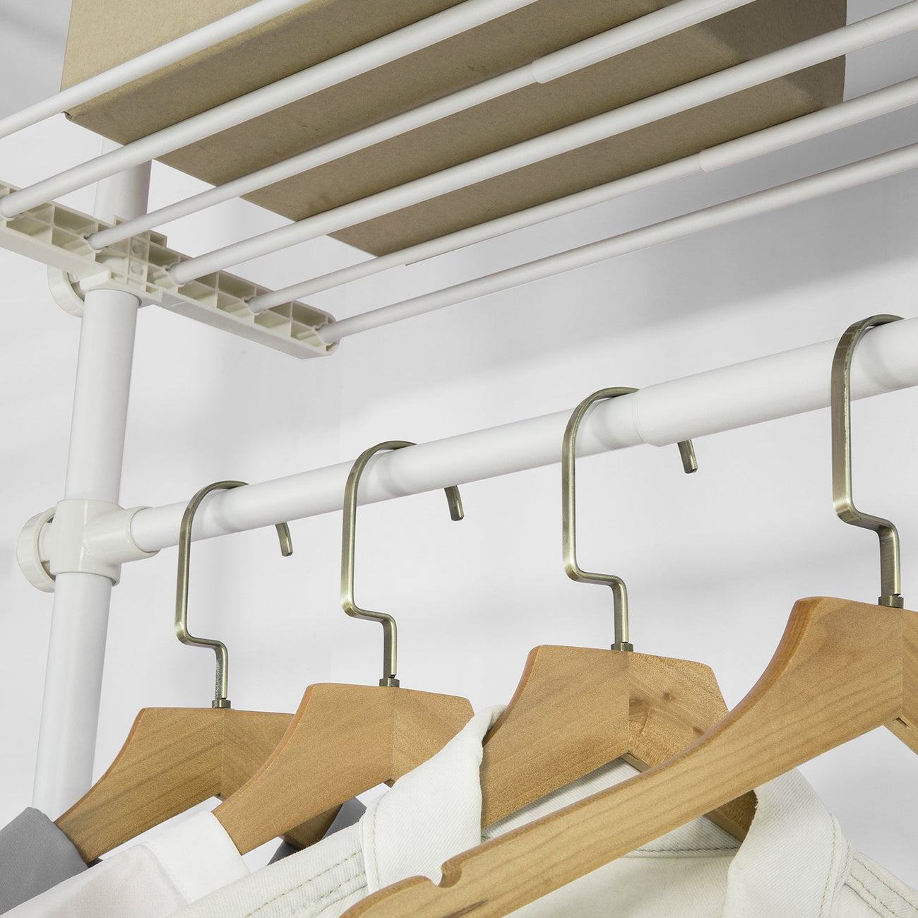 SoBuy Porte-vêtements - avec étagères de rangement - 80 x 27 x 300 cm - Blanc