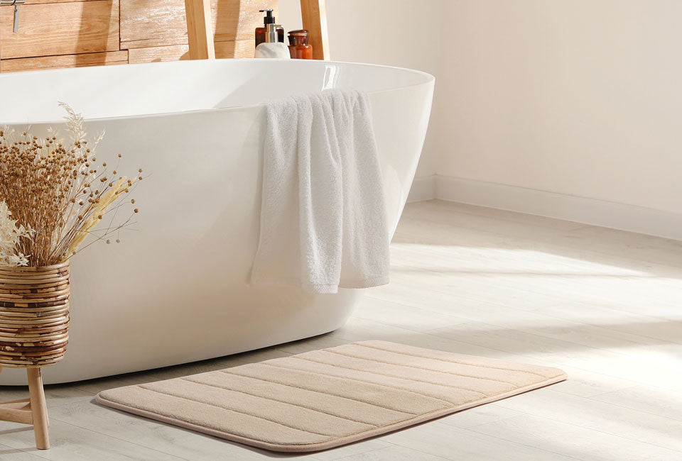 Tapis de bain en mousse à mémoire de forme, doux et antidérapant - Beige