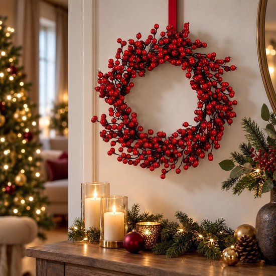Mica Decorations : Décoration de Noël avec des baies rouges - Couronne de Noël pour créer une ambiance festive chez vous - Ø 50 cm en mousse - Couronne de porte d'intérieur pour la période de Noël - Rouge